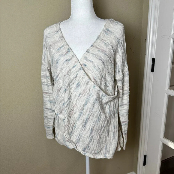 URBAN OUTFITTERS Kimchi Blue Wrap Front Crossover Sweater Size Large - Picture 2 of 9